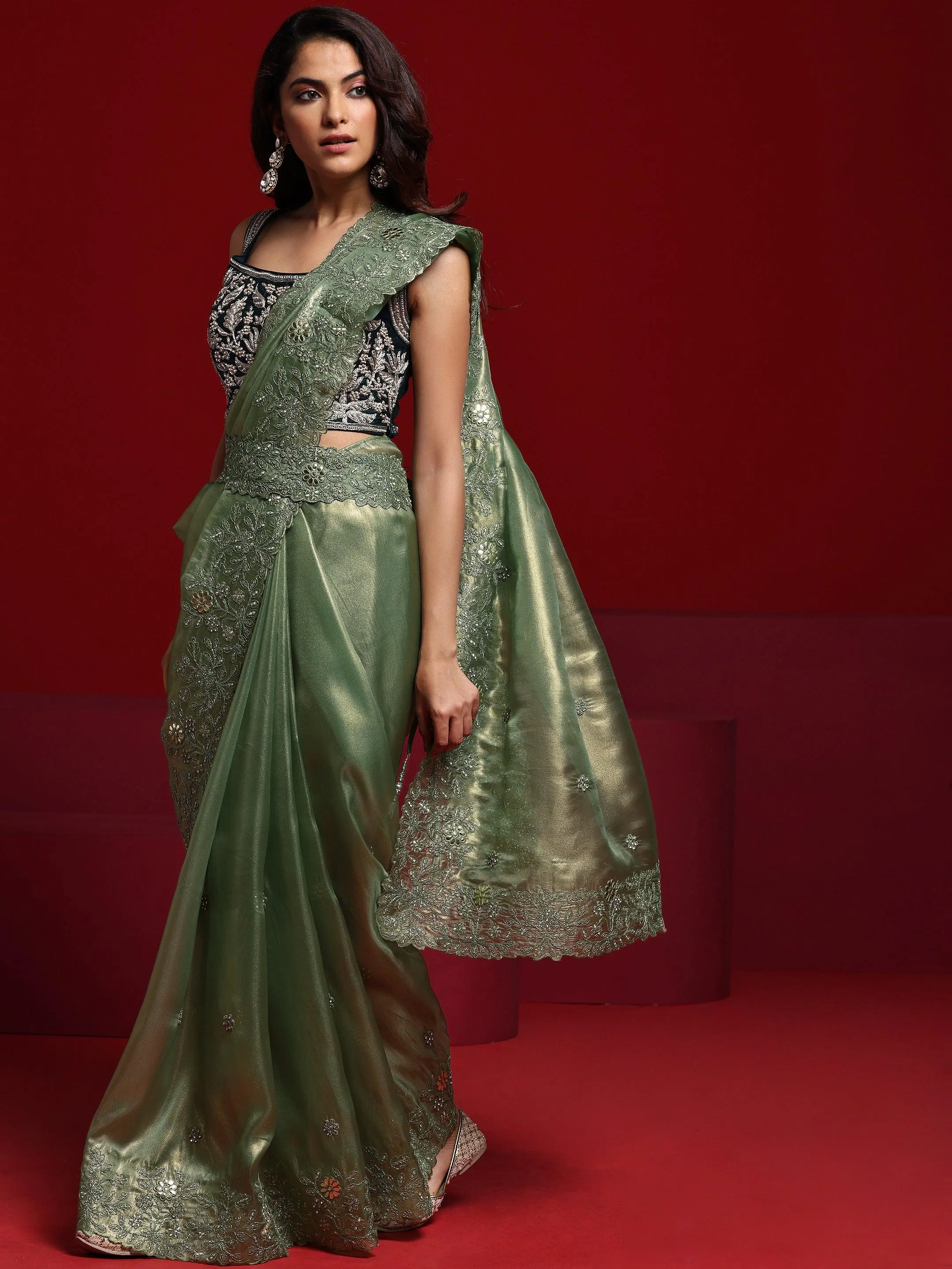 Jashvi Art Green Embroidered Silk Blend Saree With Unstitched Blouse Piece