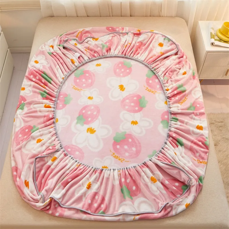 Strawberry Flower Flannel Mattress Cover